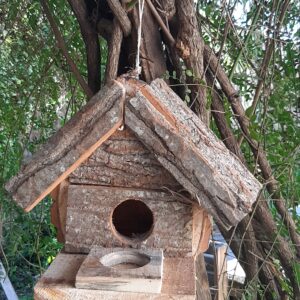 CASA COMEDERO DE PAJARITO EN MADERA